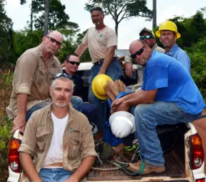 Read more about the article Arkansas Linemen Electrify Bolivian Villages